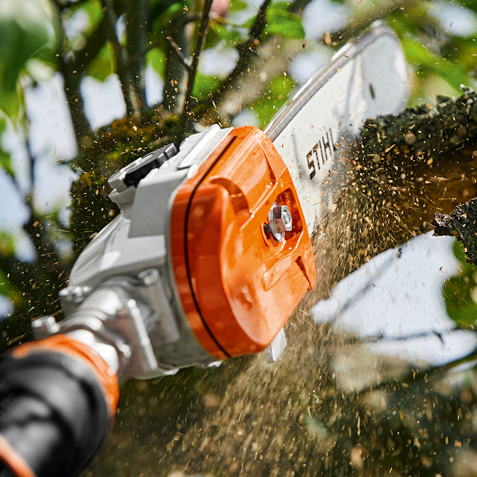 TRASMISSIONE IN MAGNESIO LEGGERA E ROBUSTA