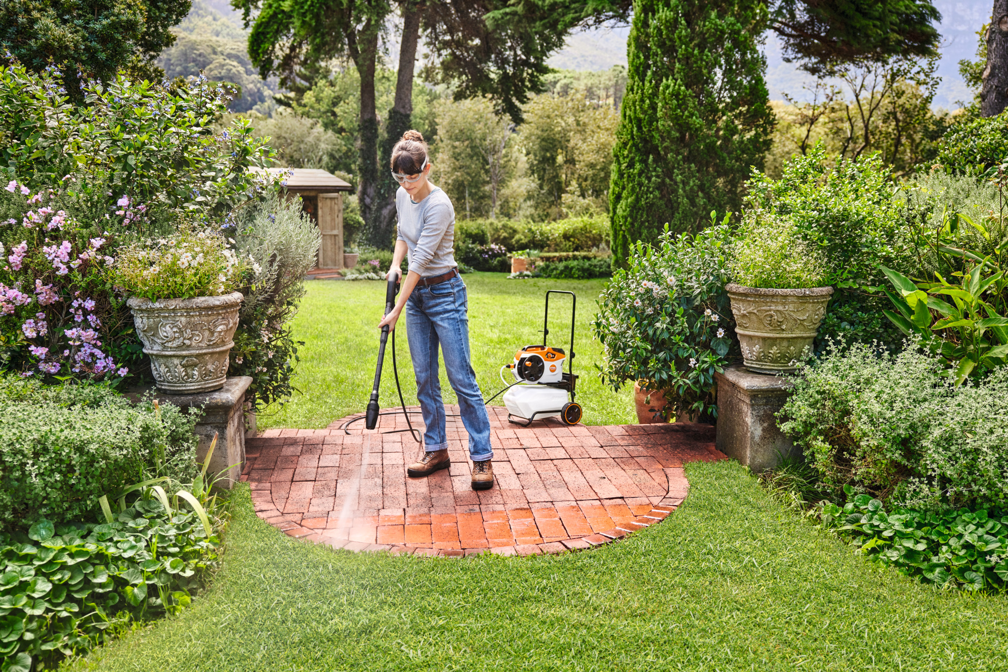 Carrello con serbatoio dell'acqua