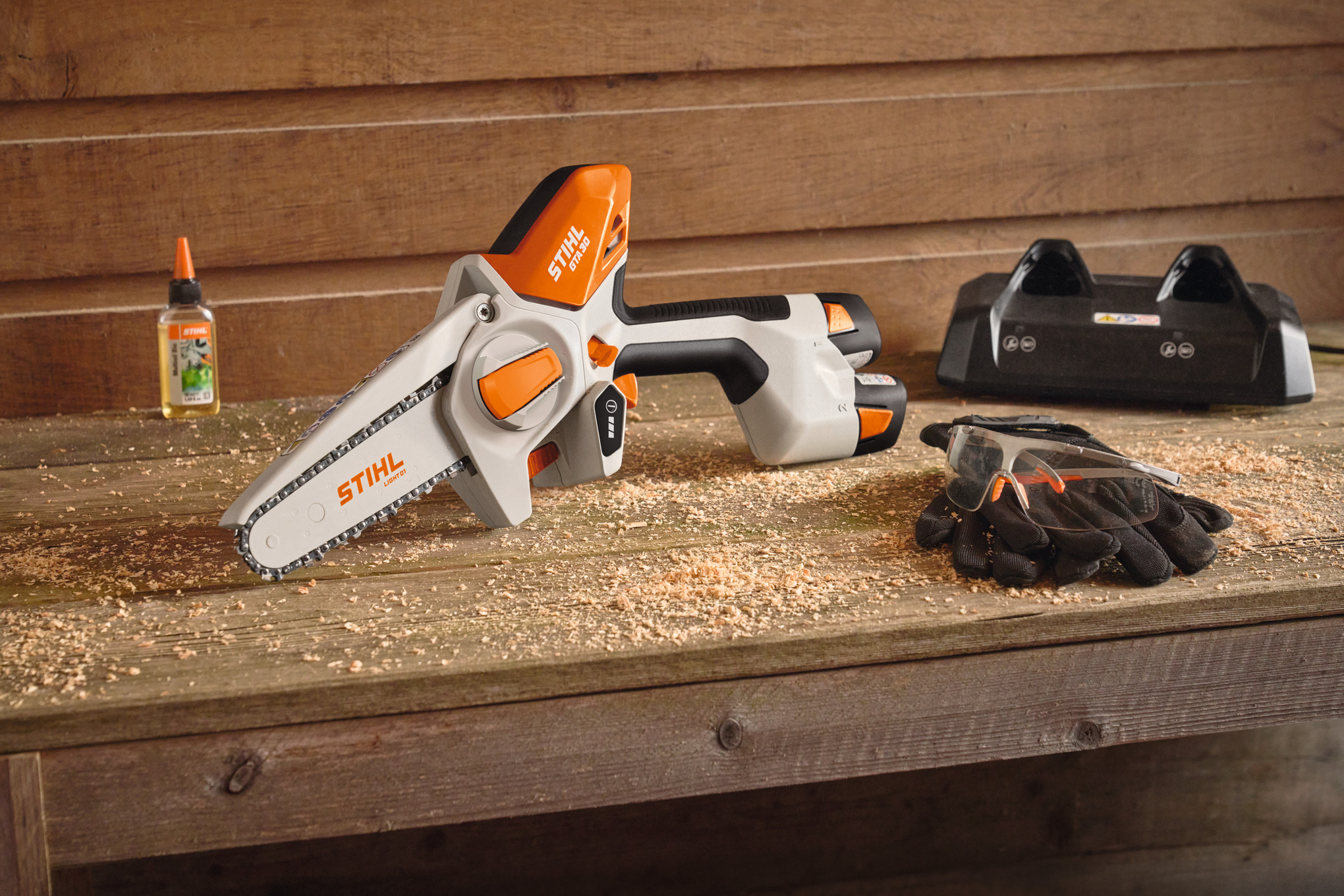 STIHL GTA 30 con batteria e olio abbinati
