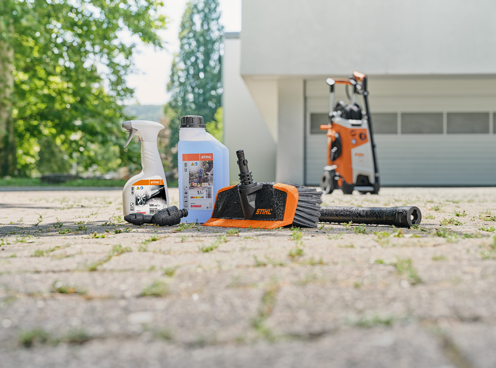 Detergente per cerchioni, shampoo per auto e spazzola di lavaggio STIHL per la pulizia dei pavimenti esterni della casa