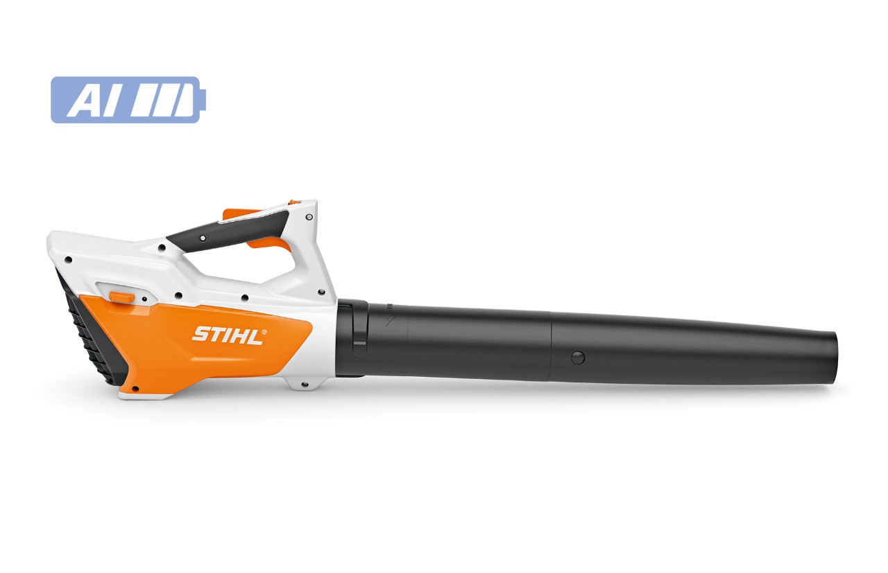 Immagine di un soffiatore a batteria STIHL BGA 45, icona della batteria in alto a sinistra per la linea AI STIHL