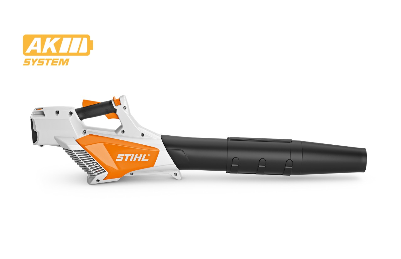Immagine di un potatore a batteria STIHL BGA 57, icona della batteria in alto a sinistra per il sistema AK STIHL