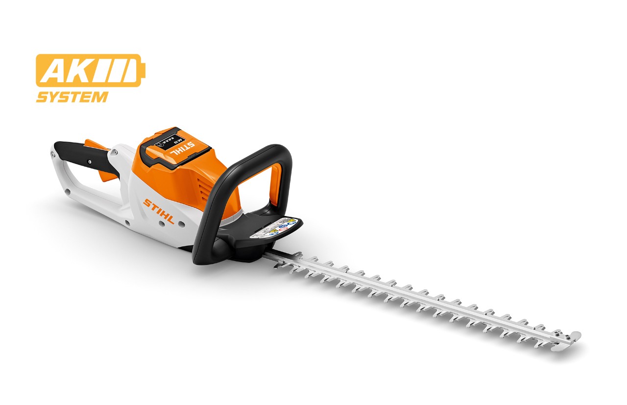 Immagine di un tosasiepi a batteria STIHL HSA 50, icona della batteria in alto a sinistra per il sistema AK STIHL